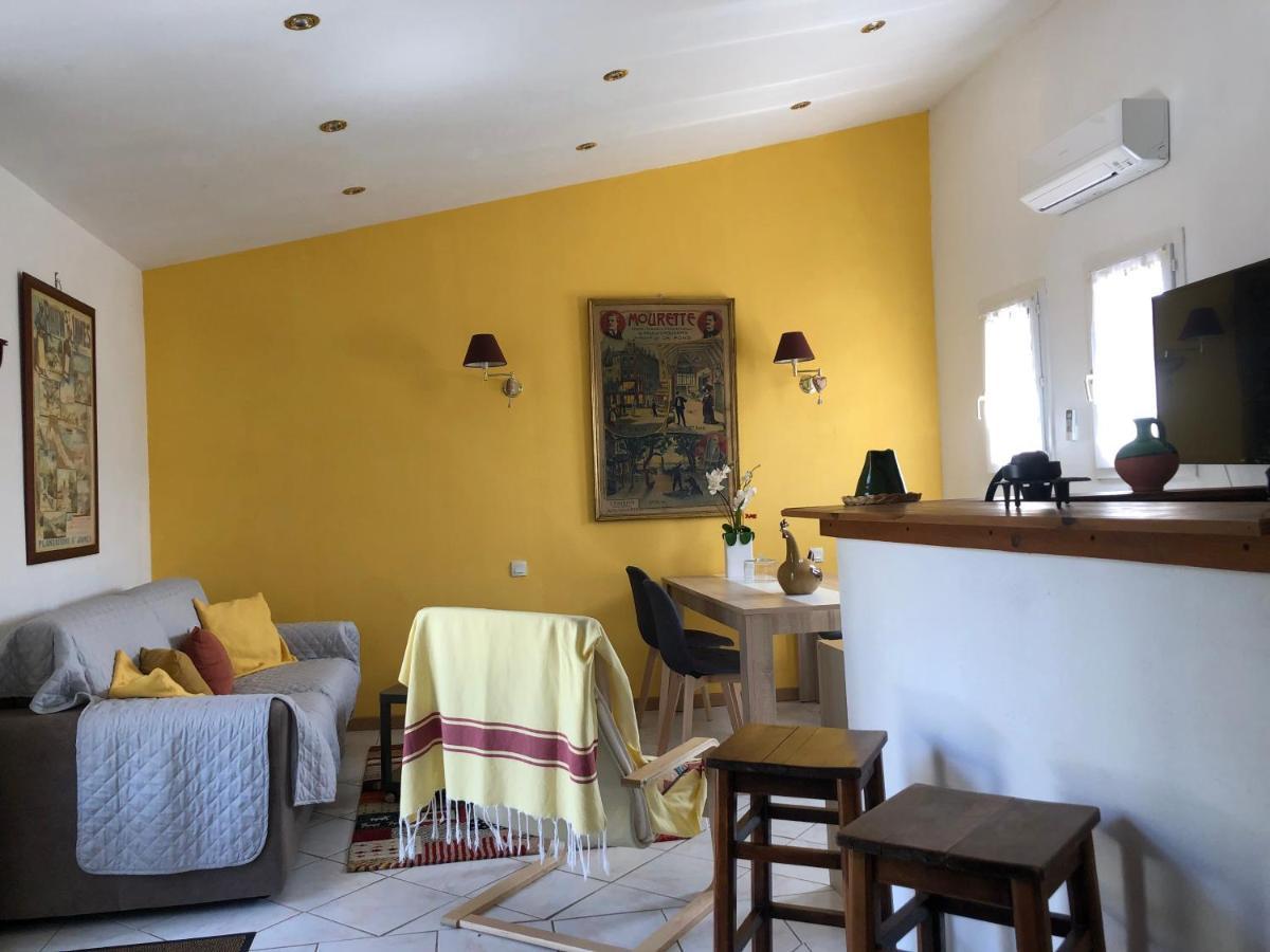 Willa Le Cabanon Des Hirondelles Villecroze Zewnętrze zdjęcie