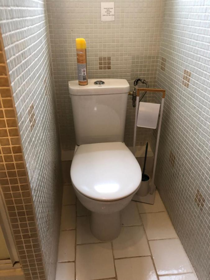 Willa Le Cabanon Des Hirondelles Villecroze Zewnętrze zdjęcie