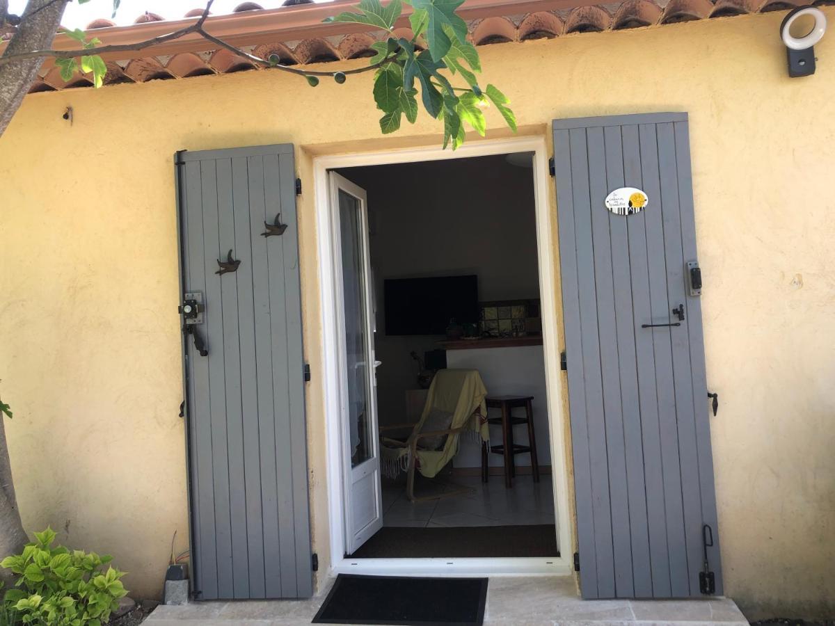 Willa Le Cabanon Des Hirondelles Villecroze Zewnętrze zdjęcie